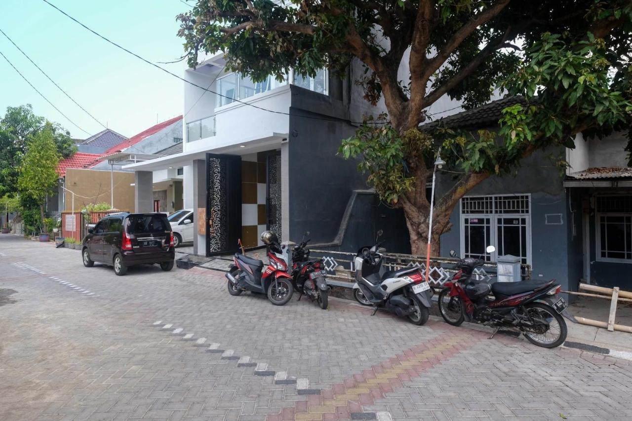 Reddoorz Syariah @ Tlogosari Semarang Hotel Alastuwo Exterior photo